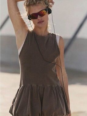 NWT Free People FP Movement Hot Shot Bubble Set Of 2 Tunic & Shorts - size L